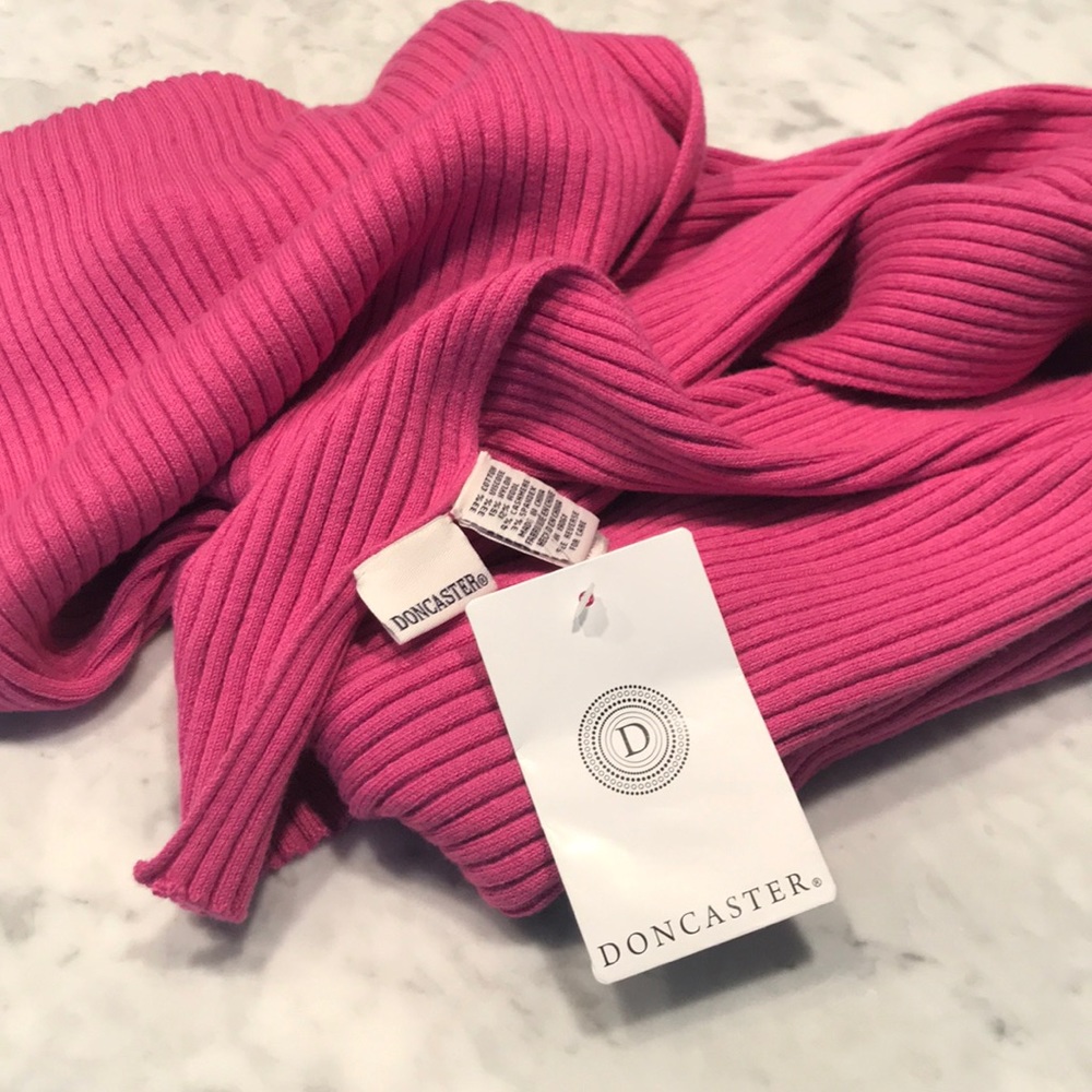 NWT Doncaster Scarf